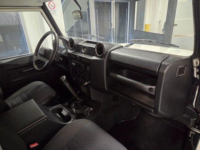 LAND ROVER Defender 90 2.4 TD4 AUTOVETTURA