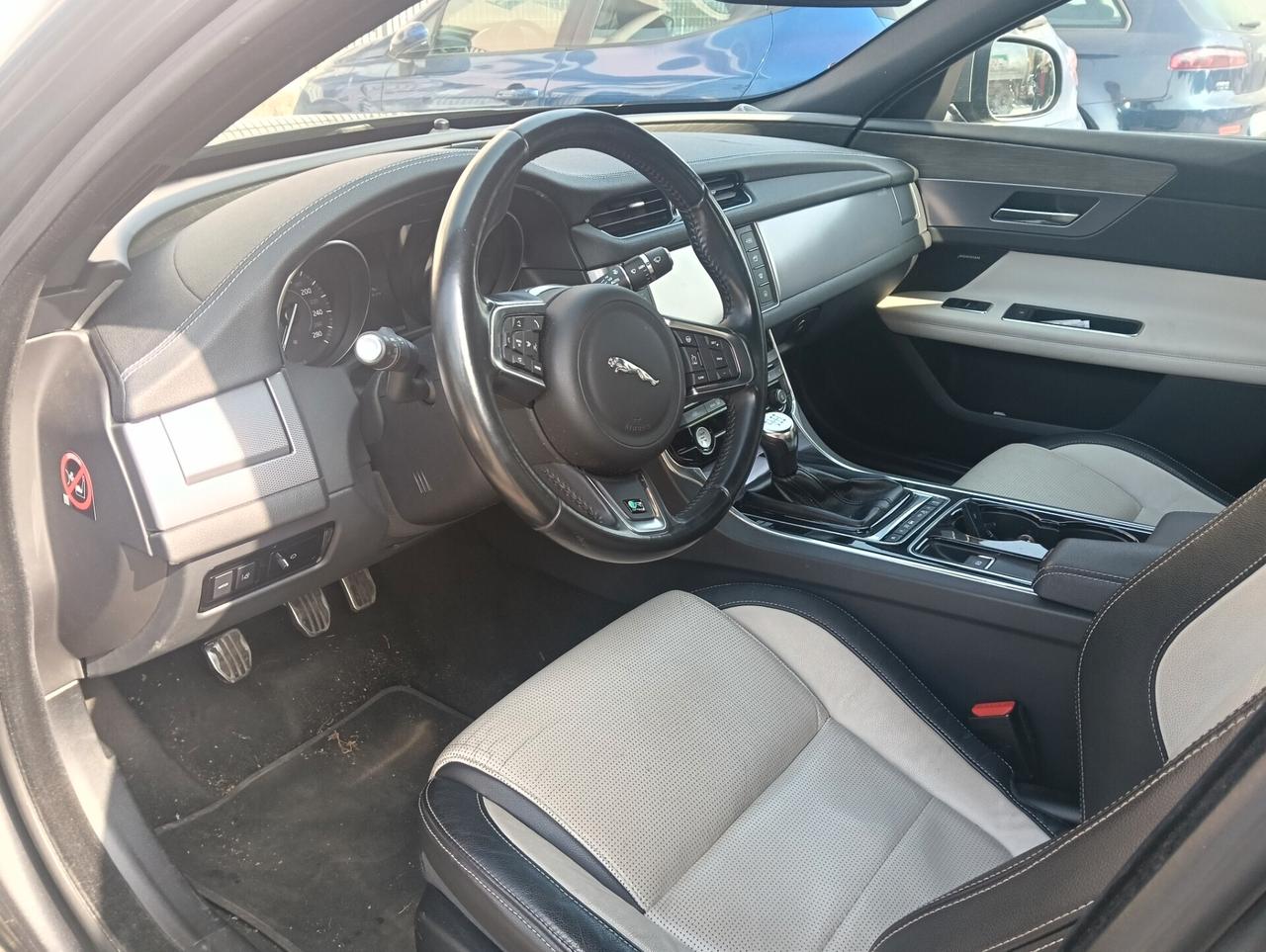 Jaguar XF R-Sport