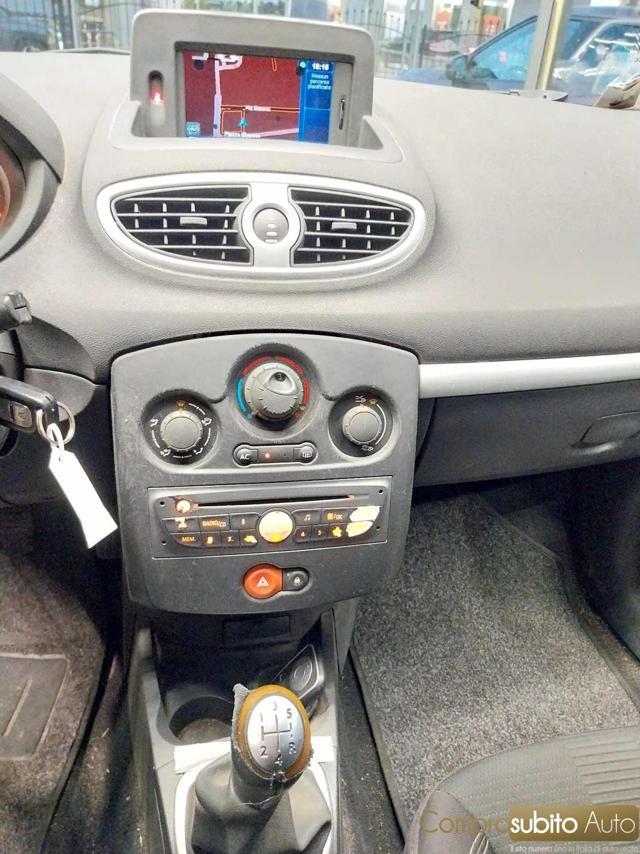 RENAULT Clio 1.2 16V SporTour Confort