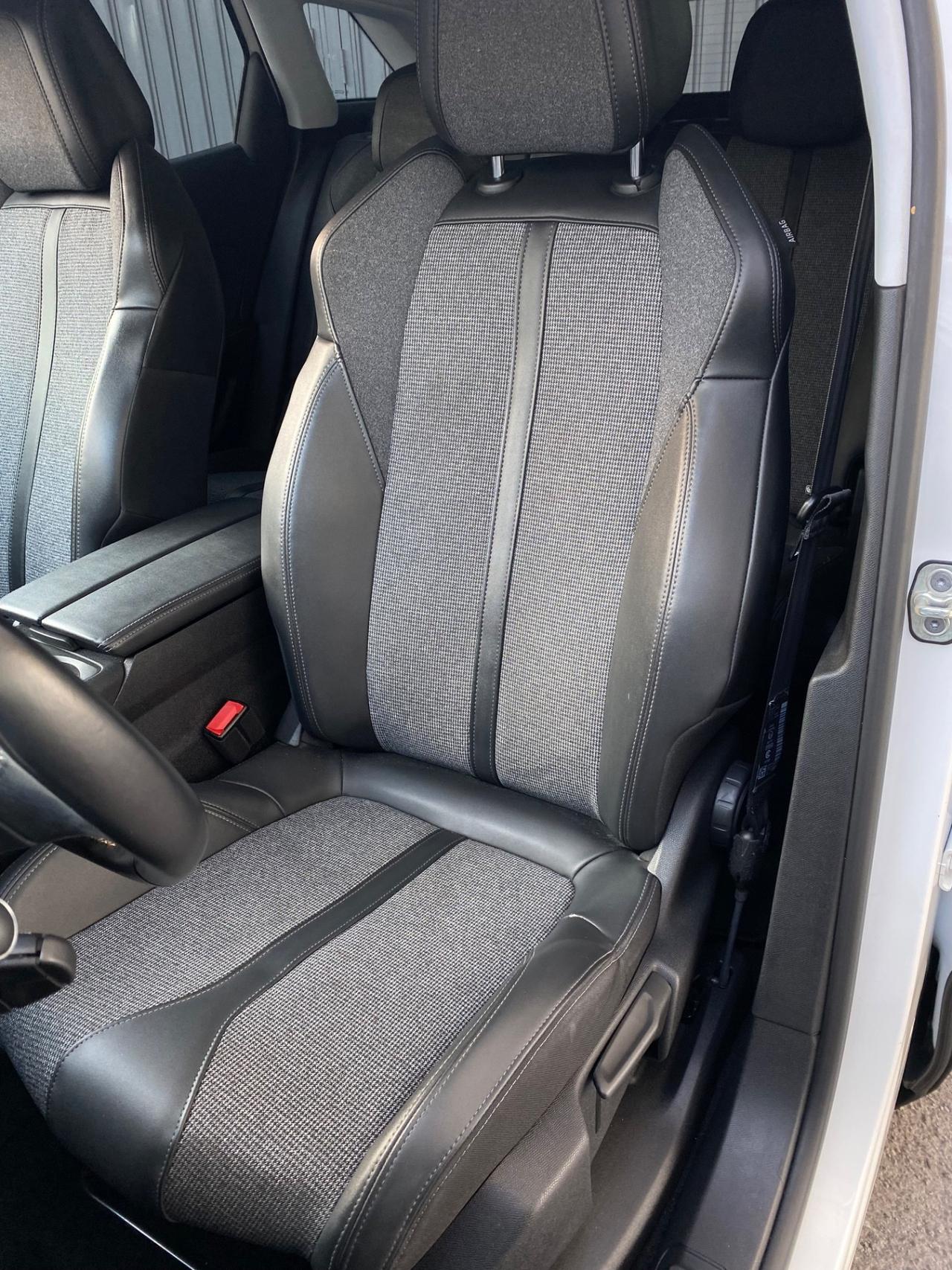Peugeot 3008 BlueHDi 130 S&S EAT8 Allure