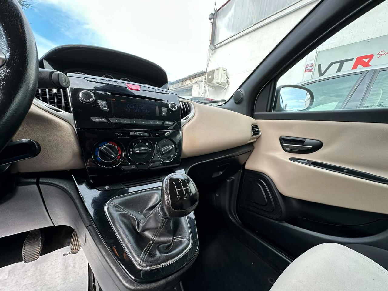 Lancia Ypsilon 1.3 MJT 16V 95 CV 5 porte S&S Gold