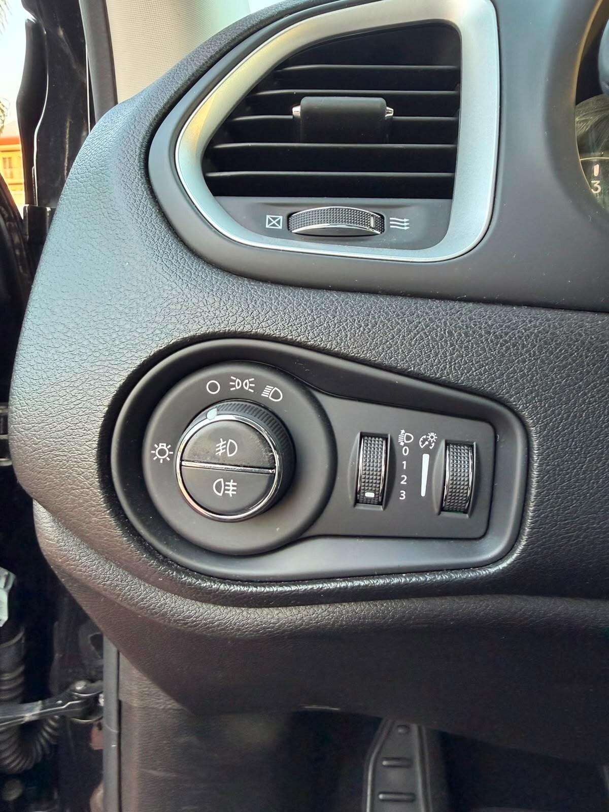 Jeep Renegade 1.6 Mjt 120 CV Longitude