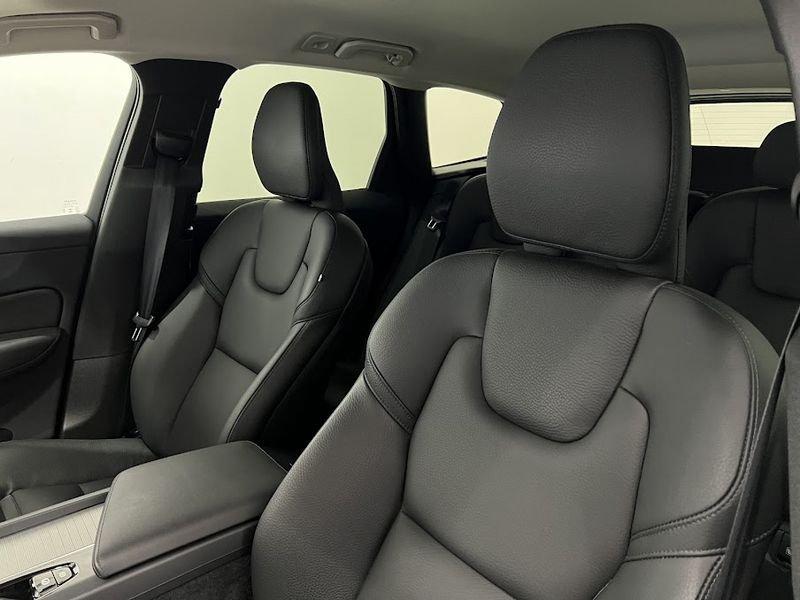 Volvo XC60 XC60 B5 AWD automatico Plus Dark
