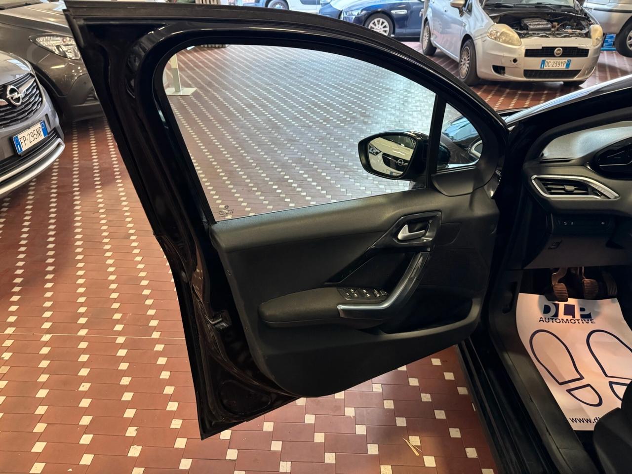 Peugeot 208 1.2 VTi 82 CV 5 porte Allure - IDEALE PER NEOPATENTATI