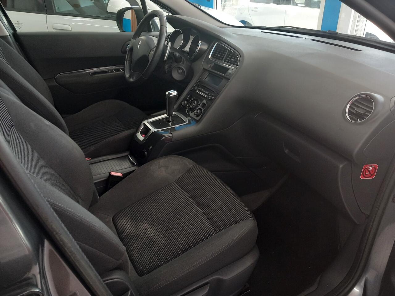 Peugeot 5008 1.6 diesel automatica 7 posti 152 mila km anno 2013