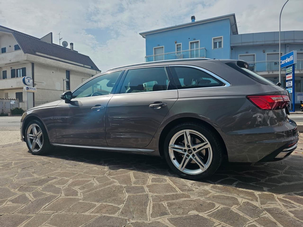 Audi A4 Avant 35 TDI/163 CV S tronic line edition