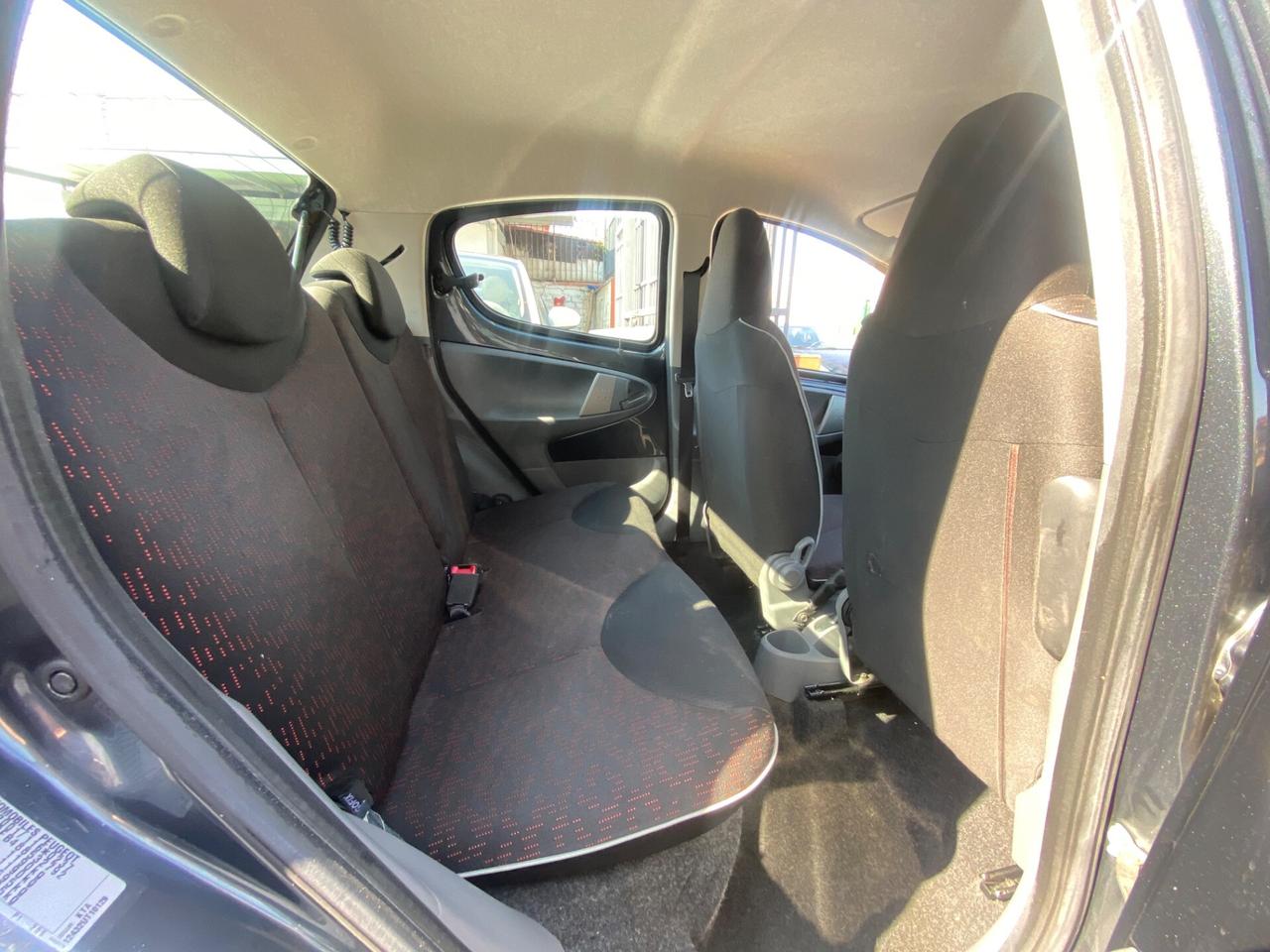 Peugeot 107 1.0 68CV 5p. Desir ha solo 30493km