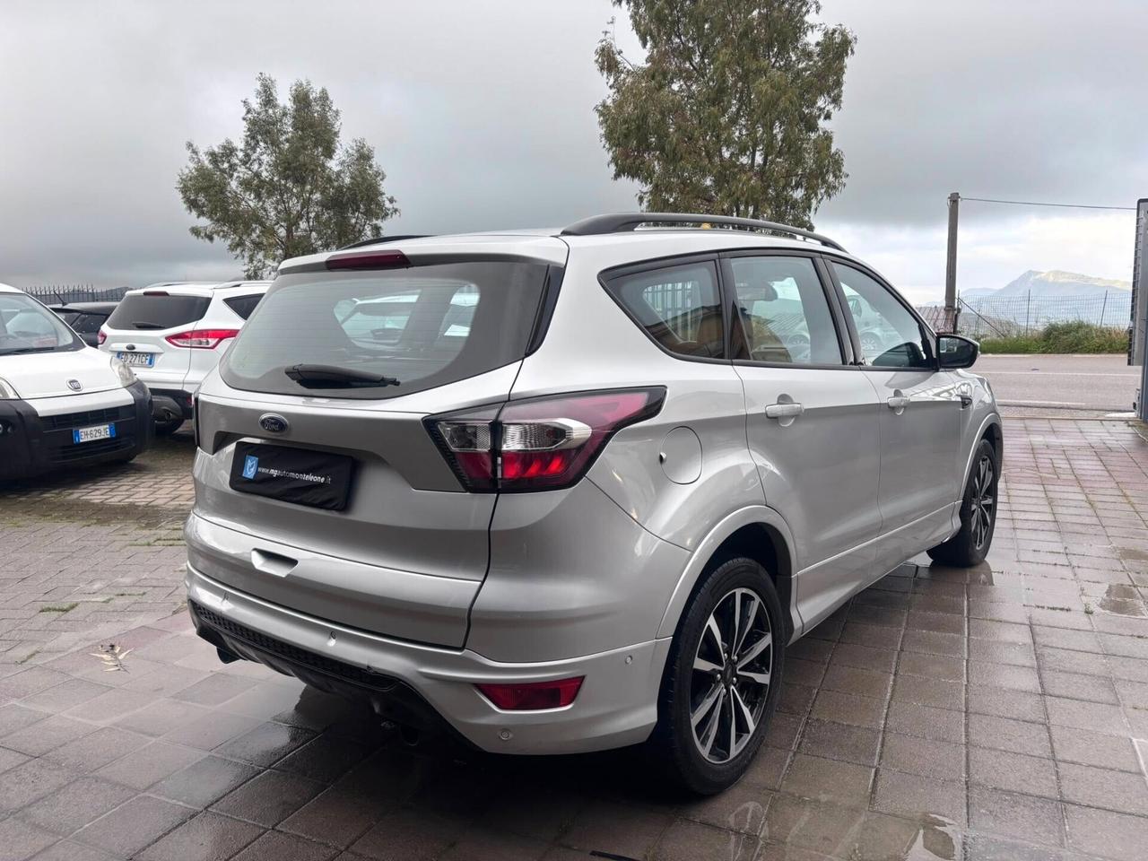 FORD KUGA