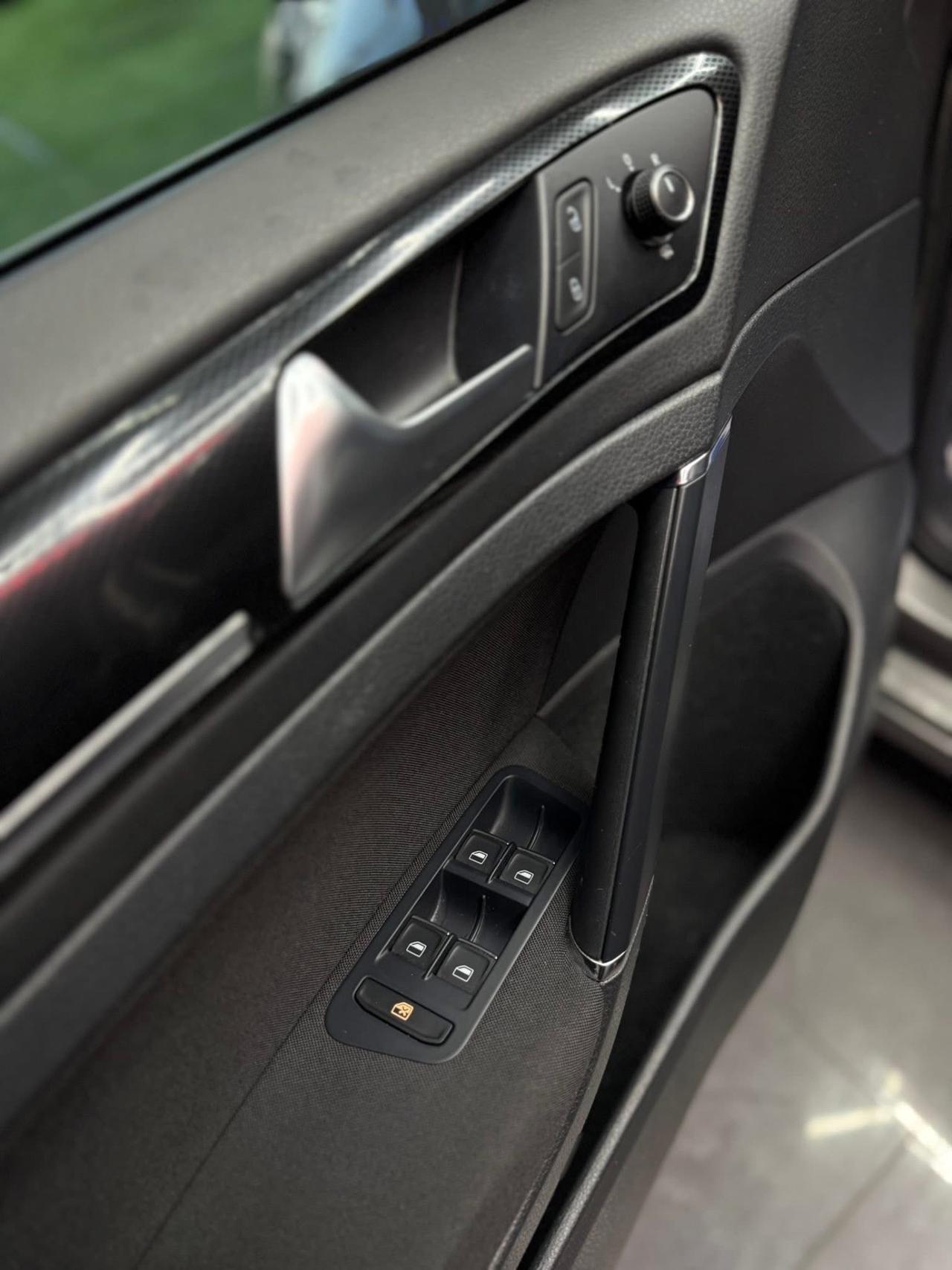 Volkswagen Golf 2.0 TDI DSG 150 CV TETTO . Highline BlueMotion Technology