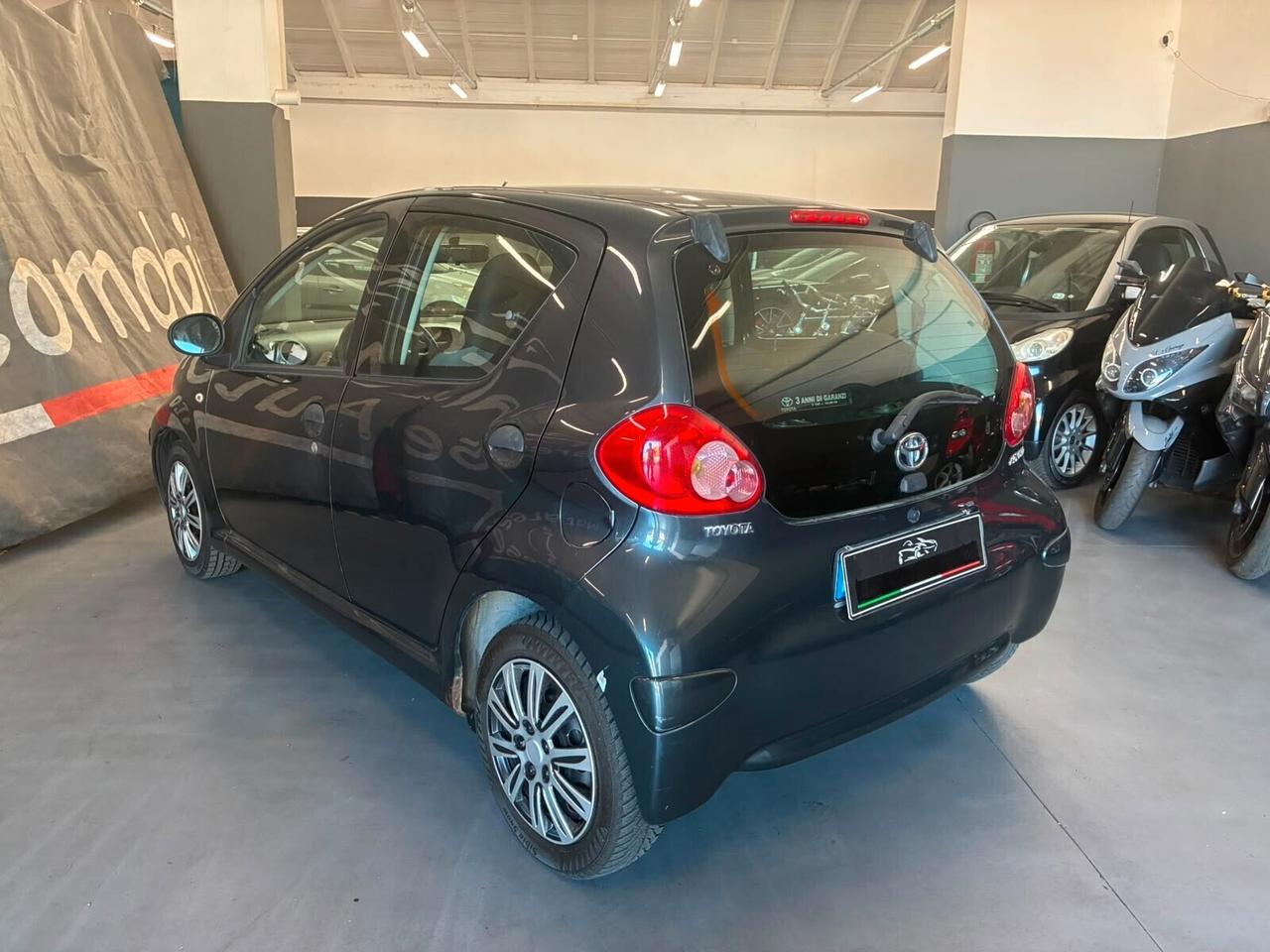 Toyota Aygo 1.0 12V VVT-i 5 porte Sol
