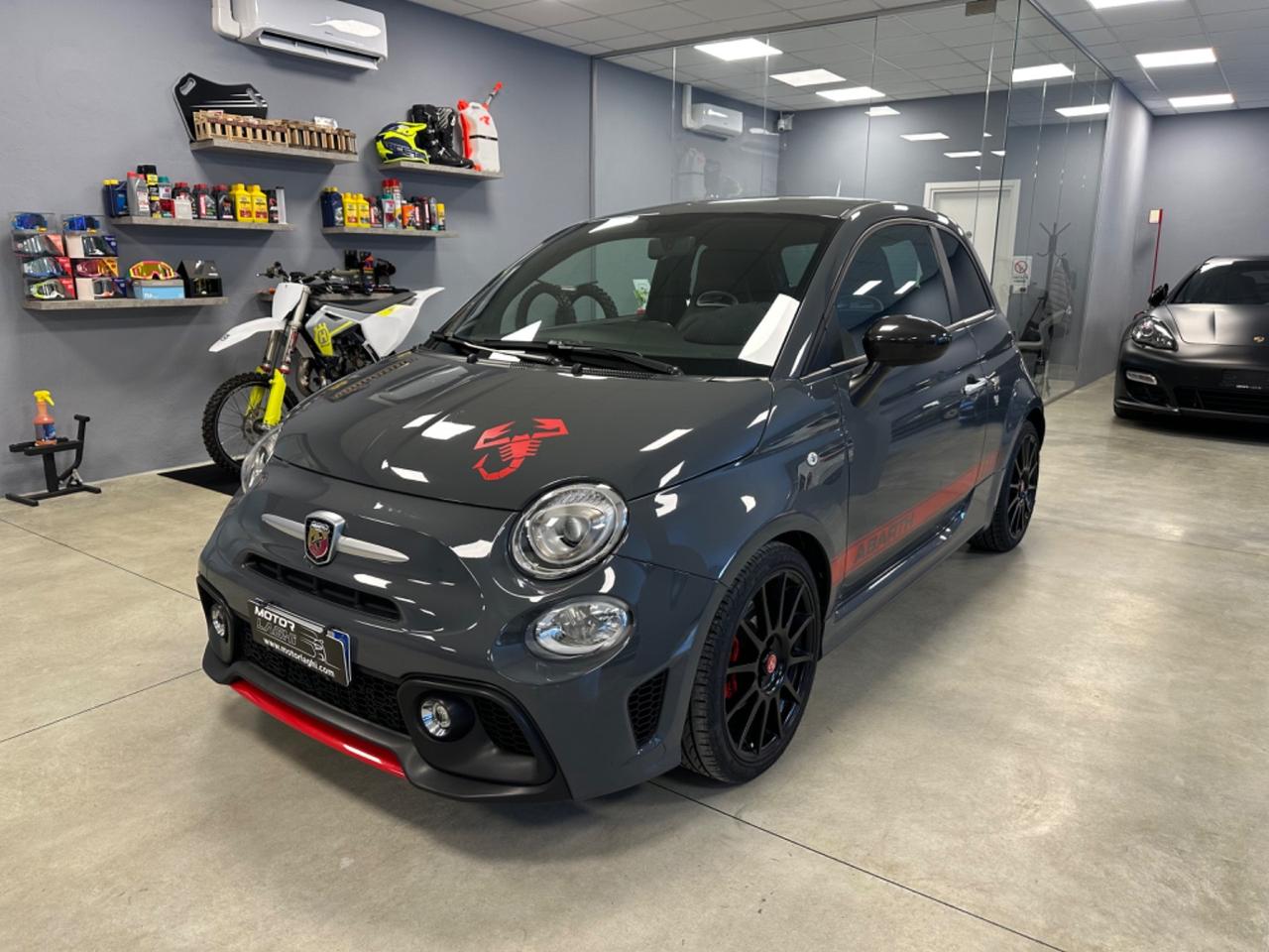 Abarth 695 1.4 Turbo T-Jet XSR Yamaha Limited Edition