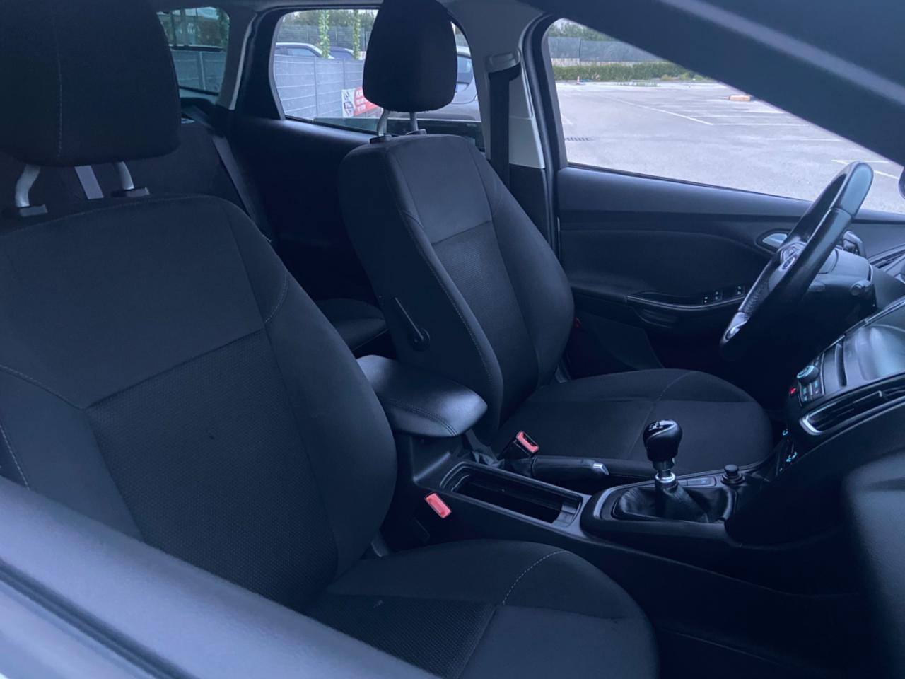 Ford Focus 1.5 TDCi 95 CV SW nuova garanzia12