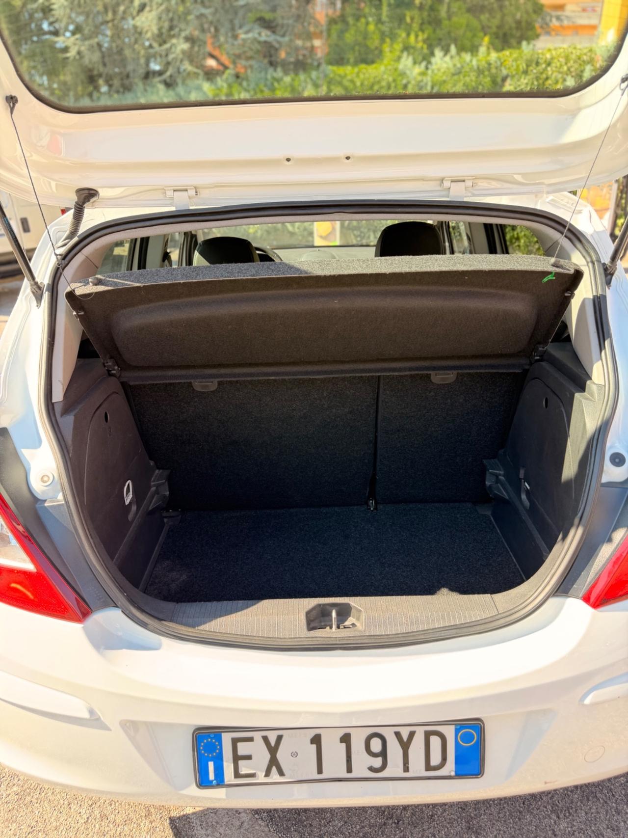 Opel Corsa 1.2 neopatentati GPL garanzia pronto uso