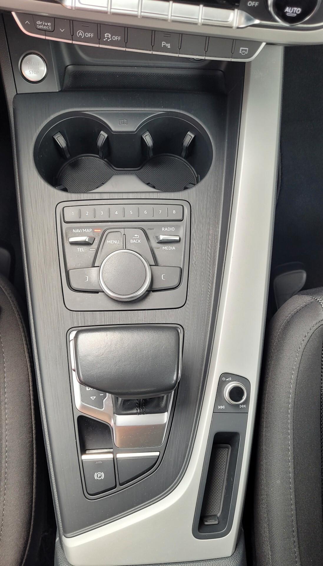 Audi A4 Avant 30 TDI S tronic Business