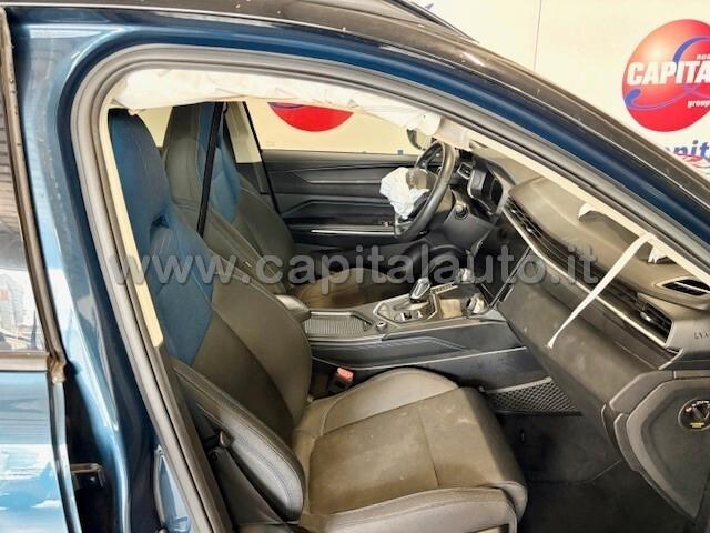 Lynk&co 01 15 PHEV DCT NETTO 7500