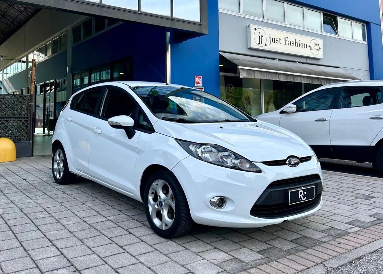 Ford Fiesta 1.4 automatica neopatentati