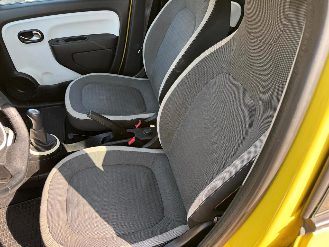 Renault Twingo Piccola, Gialla e Pronta a Tutto