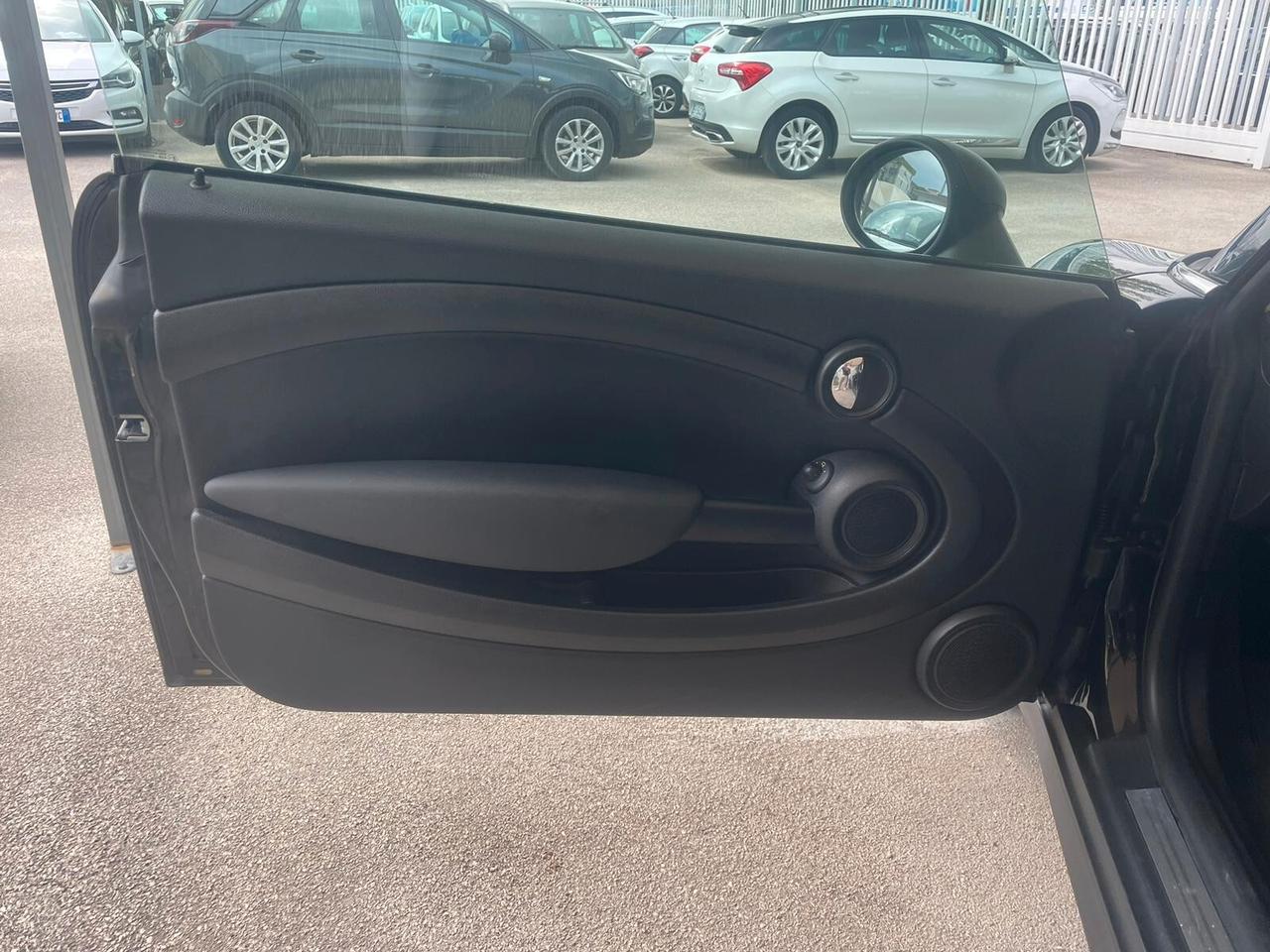 Mini 1.6 16V One (55kW)