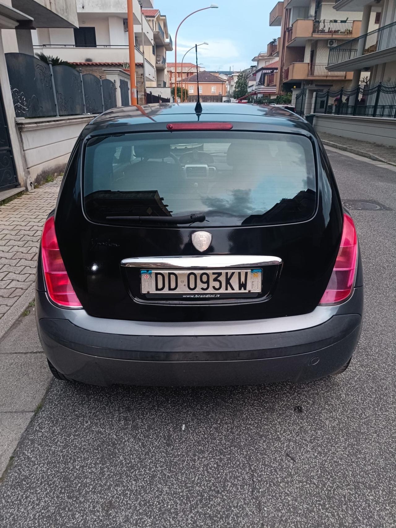 Lancia Ypsilon 1.2 GPL