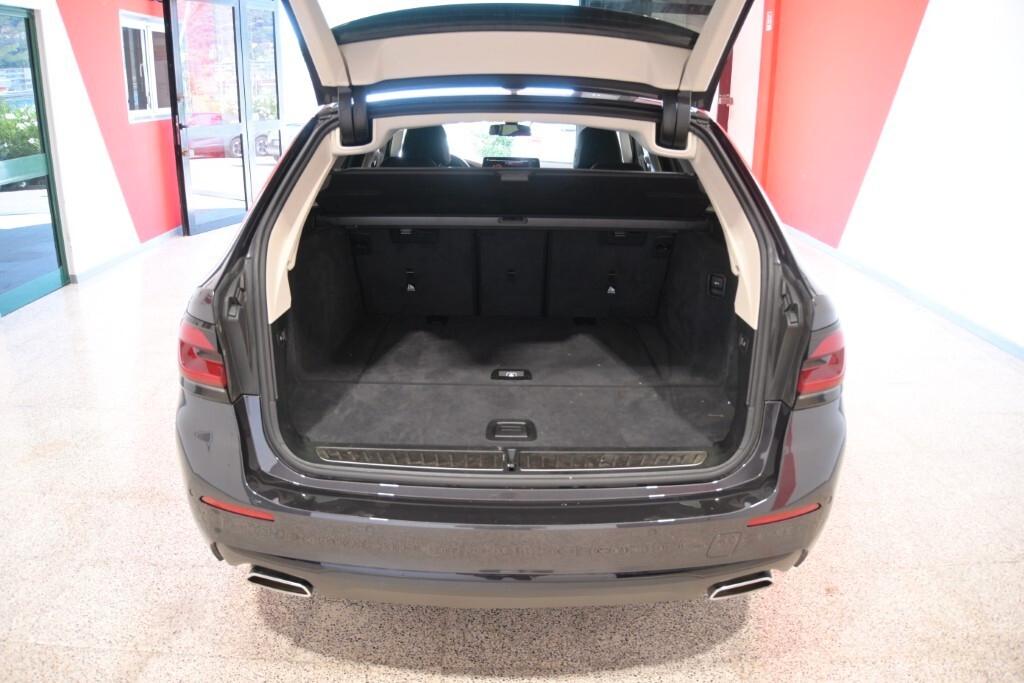 BMW 520D TOURING 190CV STEPTRONIC 48V X-DRIVE BUSINESS ( FARI LED ADATTIVI - BMW DIGITAL COCKPIT - CRUISE - NAVI - MIRROR - PARK ASSISTANT - TELECAMERA POST. )