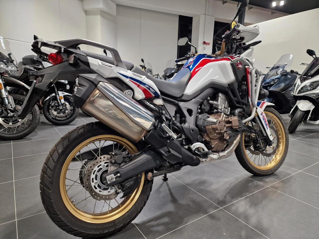 Honda CRF1000L Africa Twin DCT Tricolor