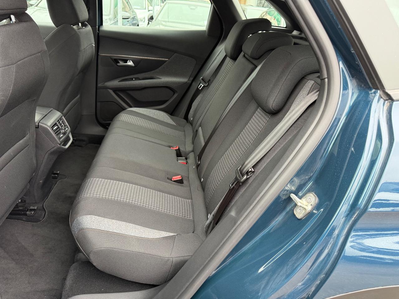 Peugeot 3008 BlueHDi 130 S&S EAT8 Active Business