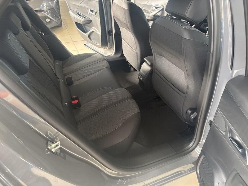 Peugeot 2008 2008 Hybrid 145 e-DCS6 Allure