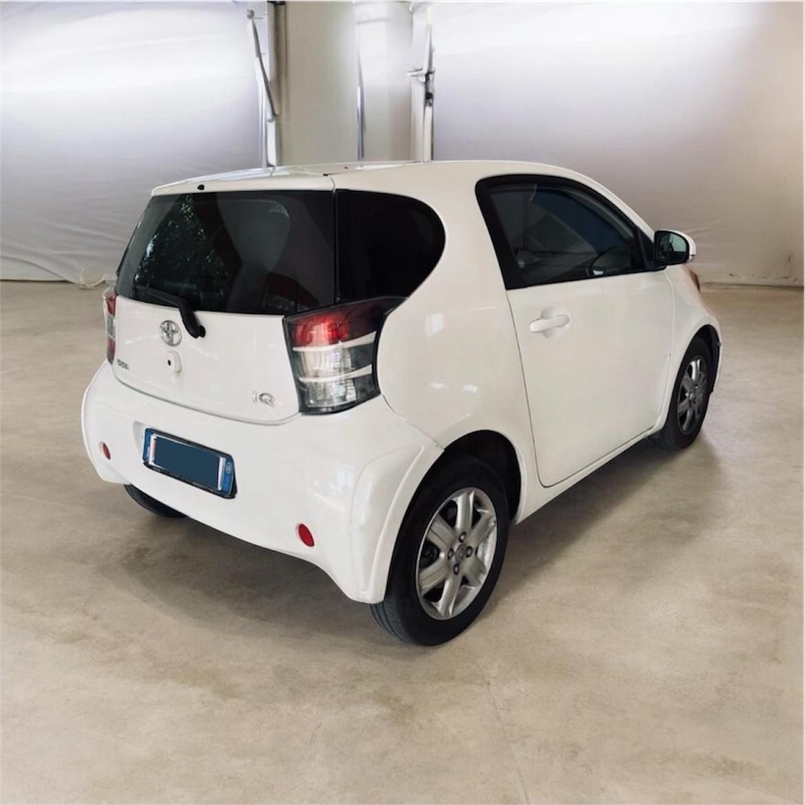 Toyota iQ 1.0