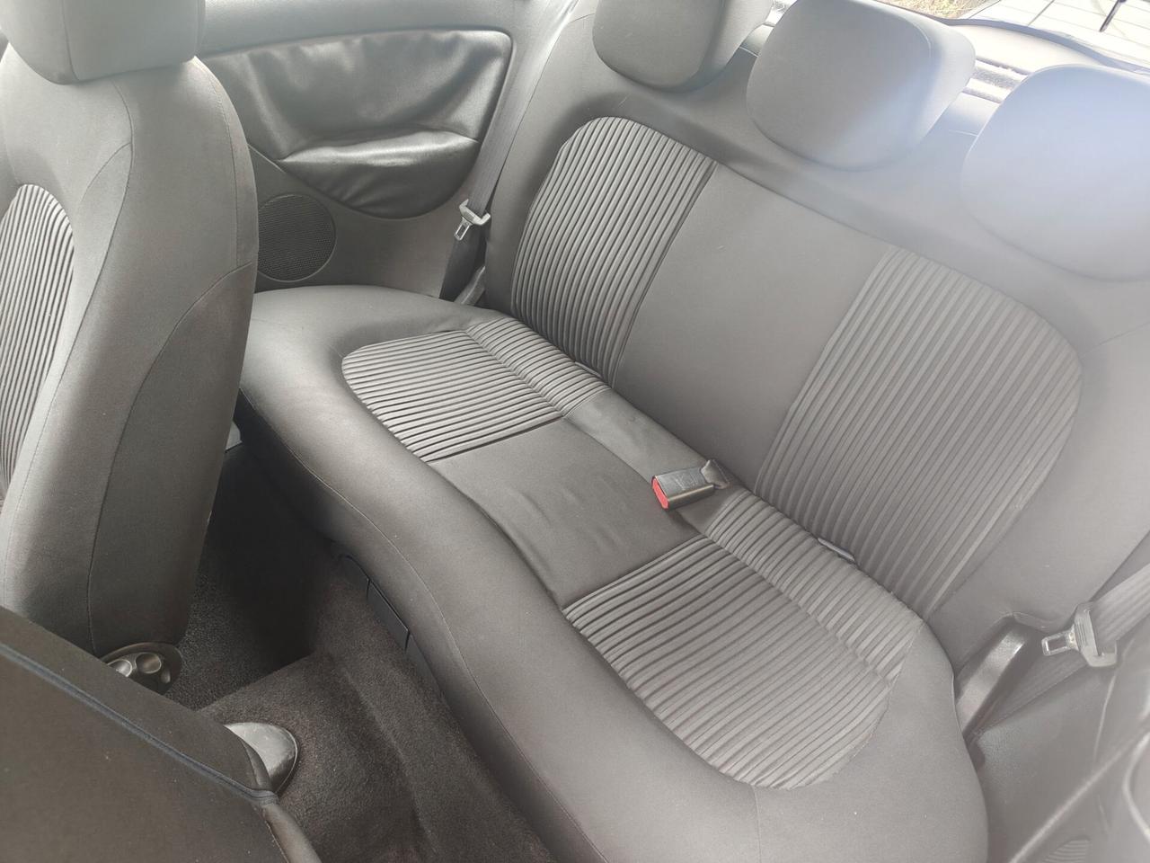 Lancia Ypsilon 1.3 MJT 75 CV Diva