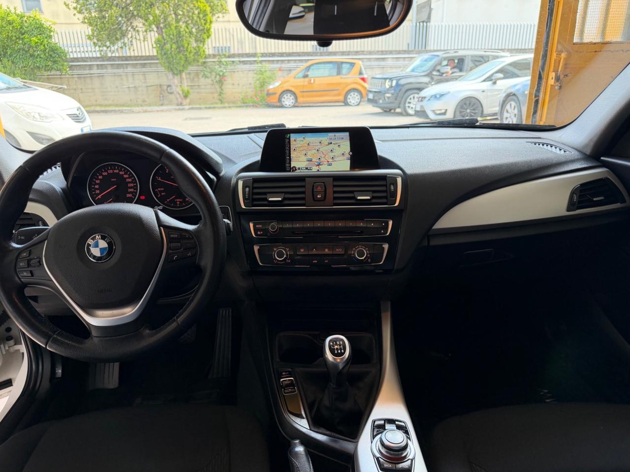 Bmw 116d 2016 5p. Urban