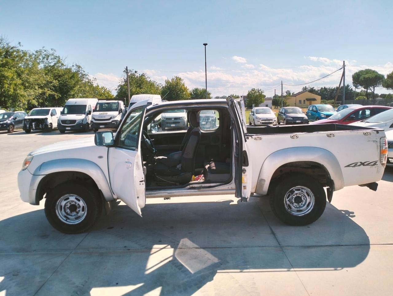 Mazda BT-50 2.5 TD 143 CV - LEGGERE