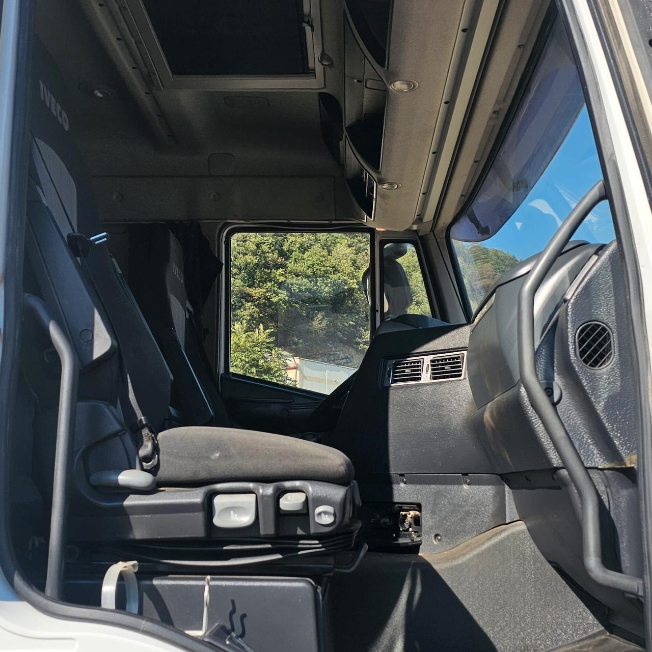 IVECO Stralis AS440S50T/P – 500 CV – Cambio manuale – solo circa 375.000 km