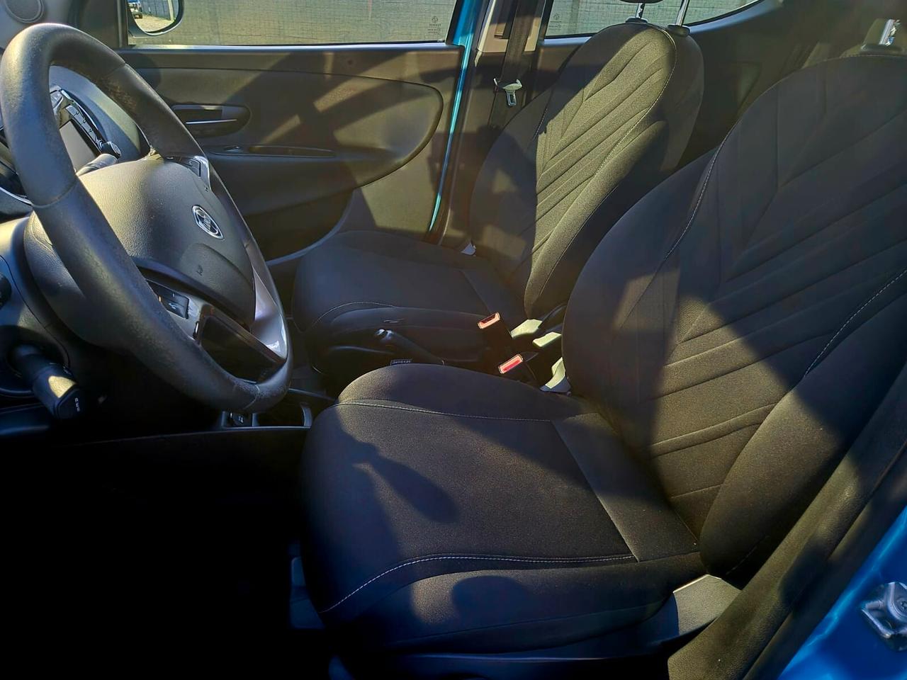 Lancia Ypsilon 1.0 Hybrid Ecochic