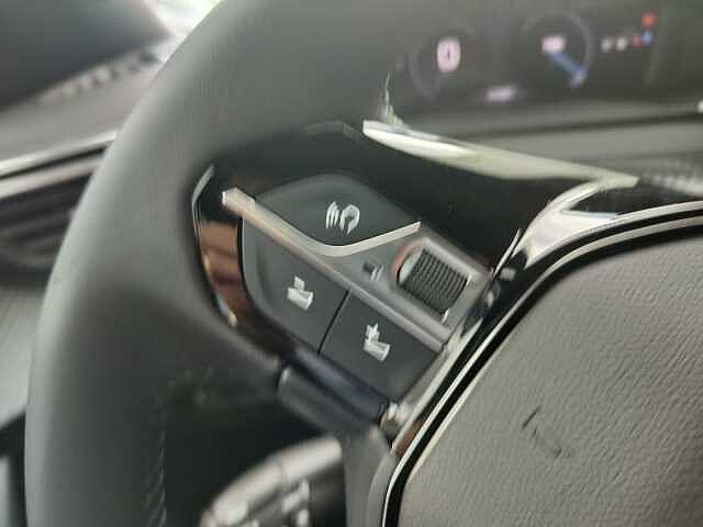 Peugeot 2008 PureTech 100 S&S Allure *KM Ø*