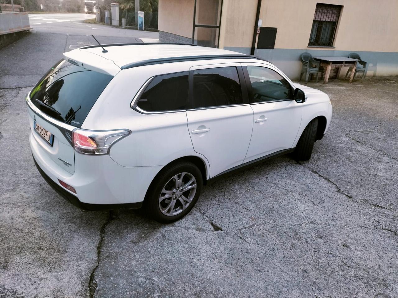 Mitsubishi Outlander 2.2 DI-D 4WD Instyle 7p.