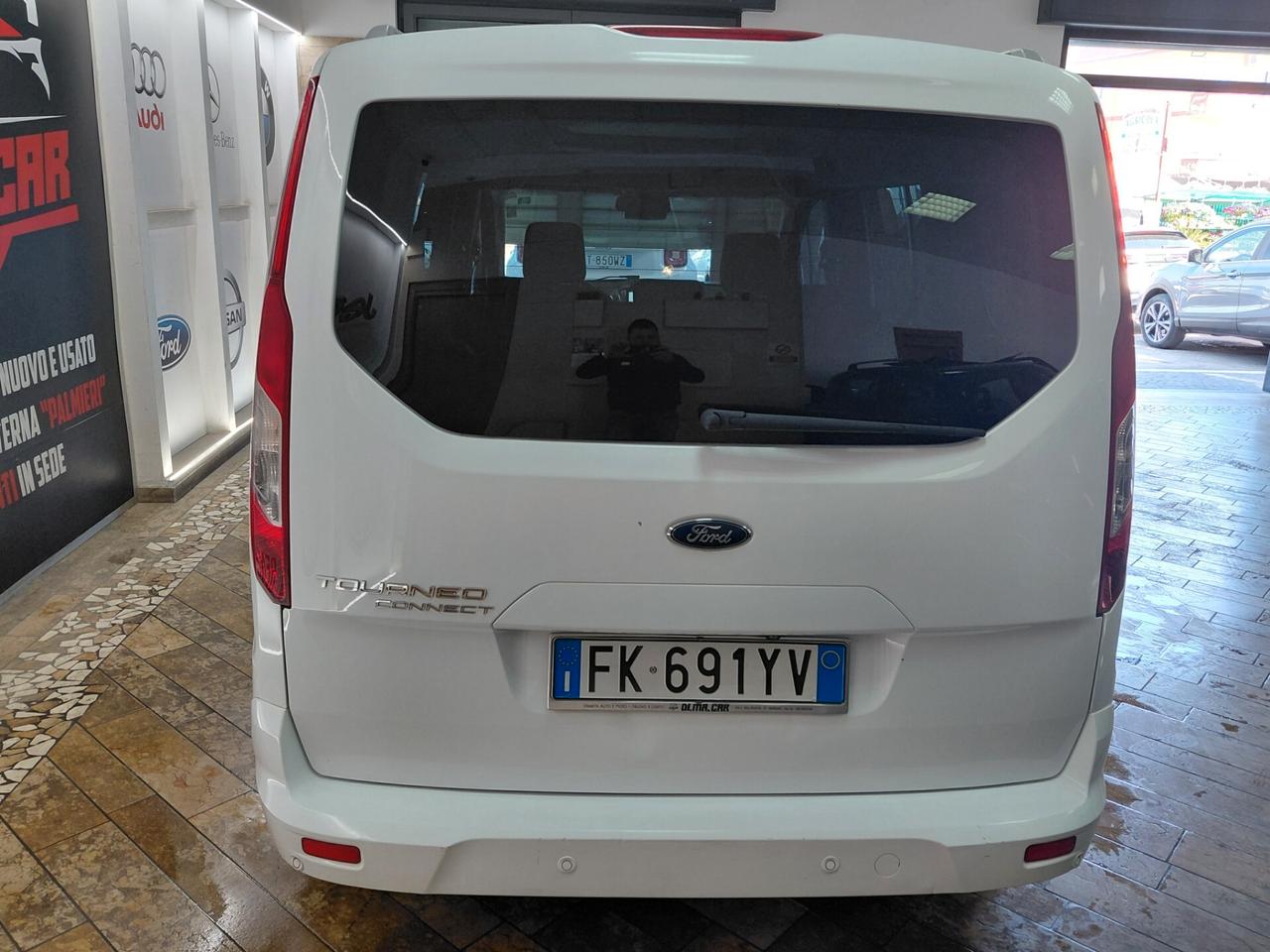Ford Tourneo Connect 1.5 TDCi 120 CV Powershift Titanium