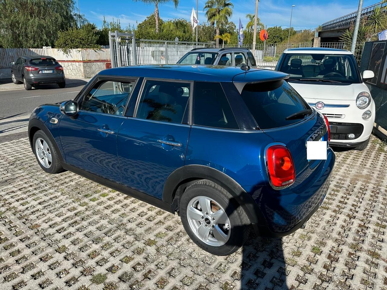 Mini Mini 1.5 One D 5 P. 2016