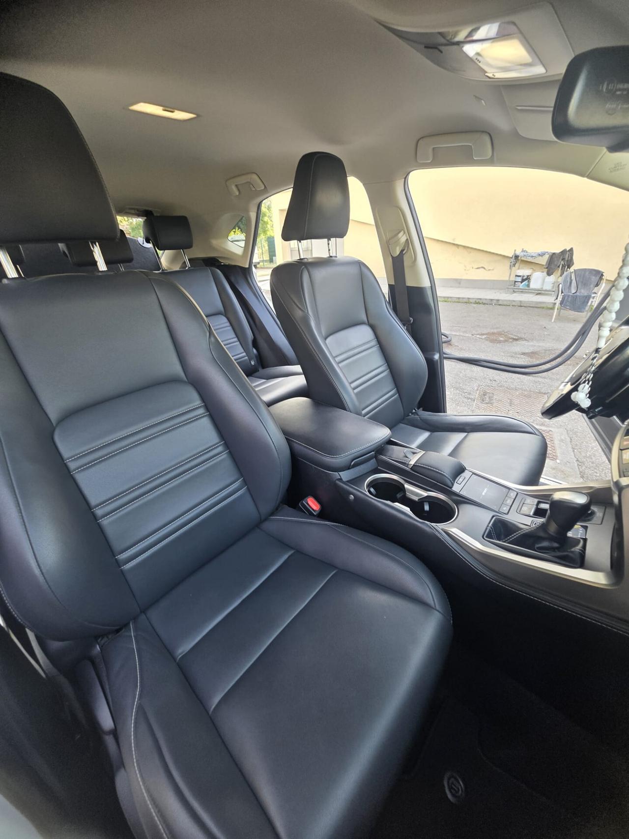 Lexus NX 300h Hybrid 4WD Premium