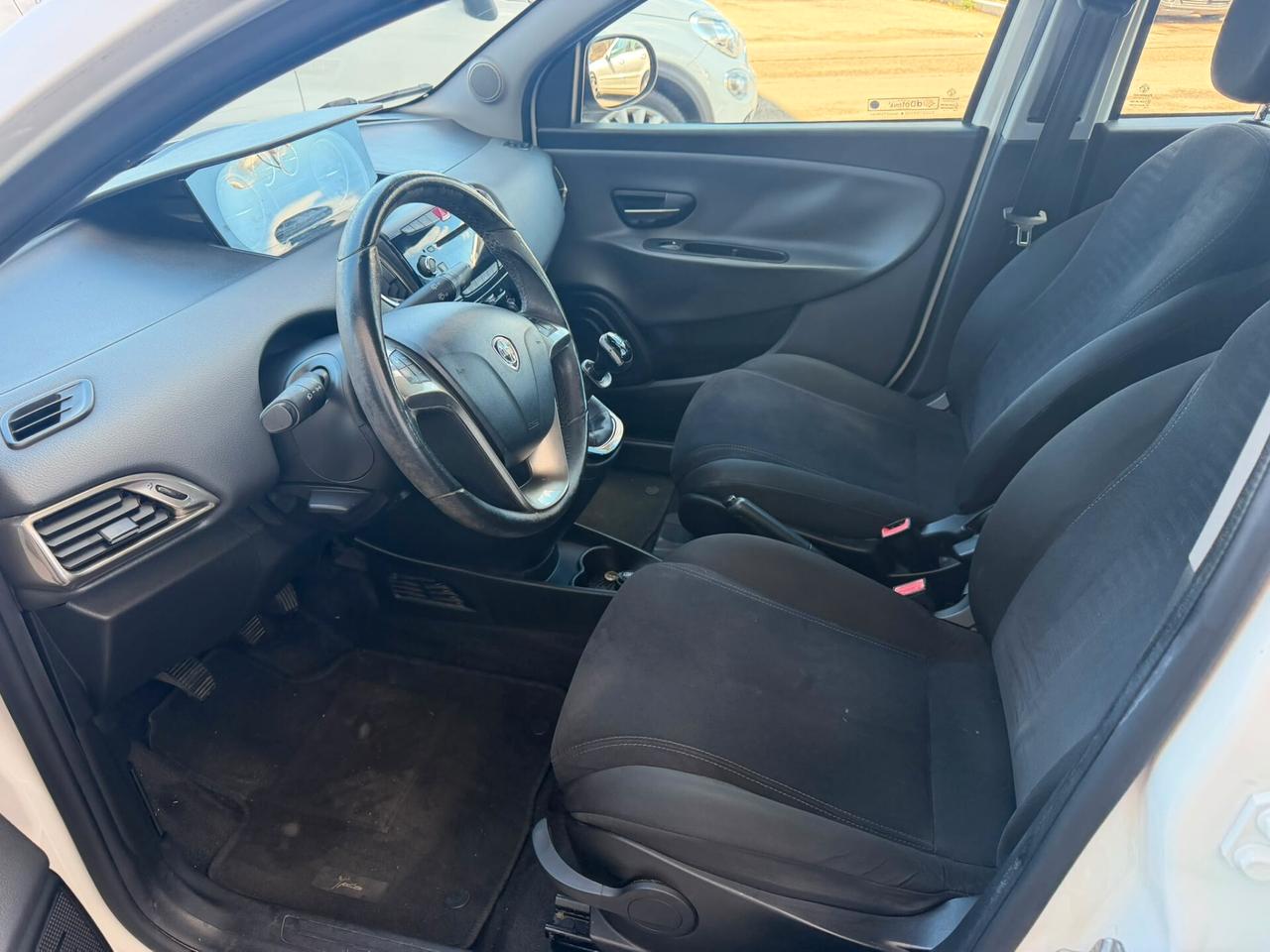Lancia Ypsilon 1.2 69 CV 5 porte GPL Ecochic Gold