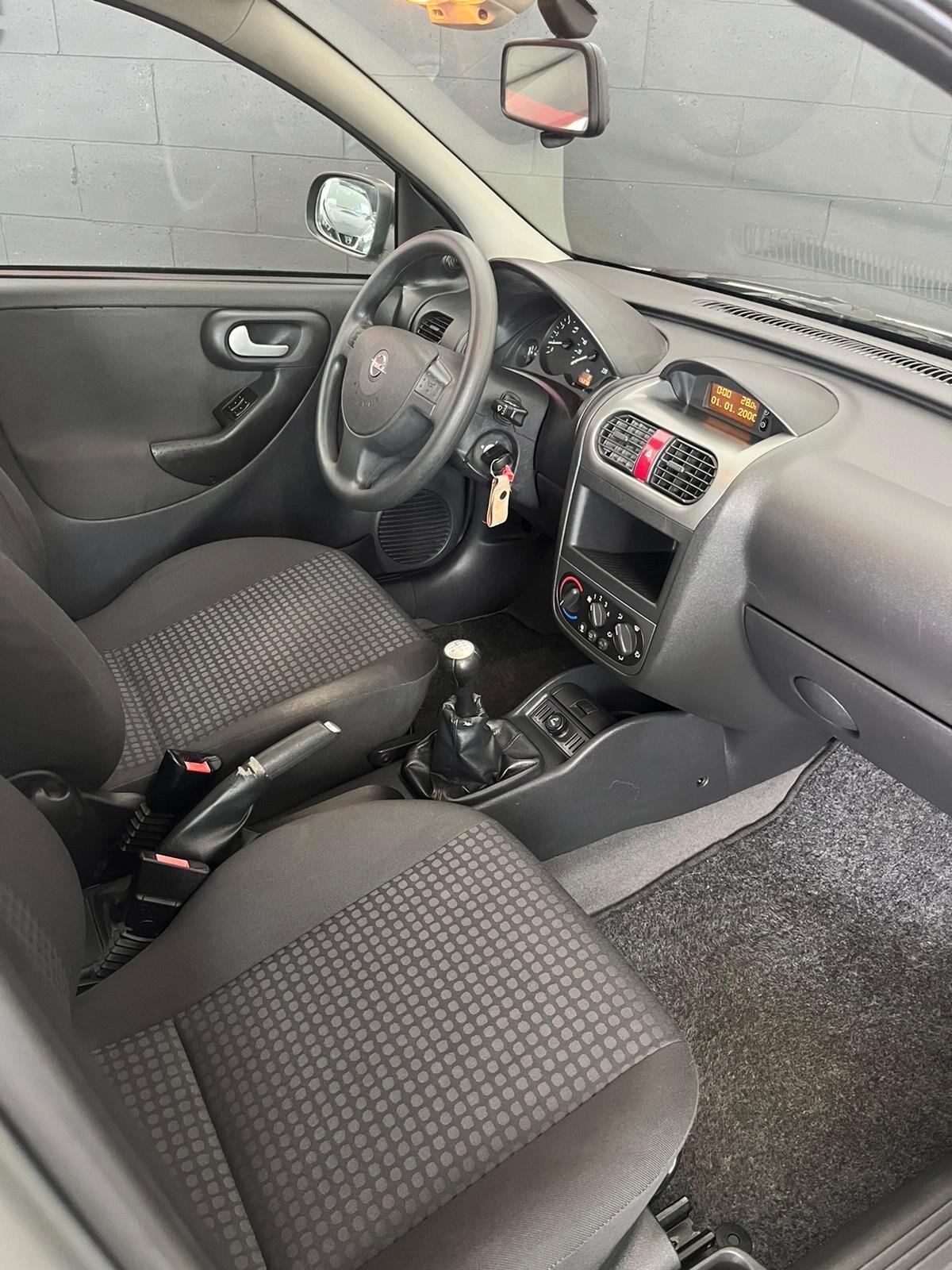 Opel Corsa 1.4i 16V cat 5 porte Cosmo
