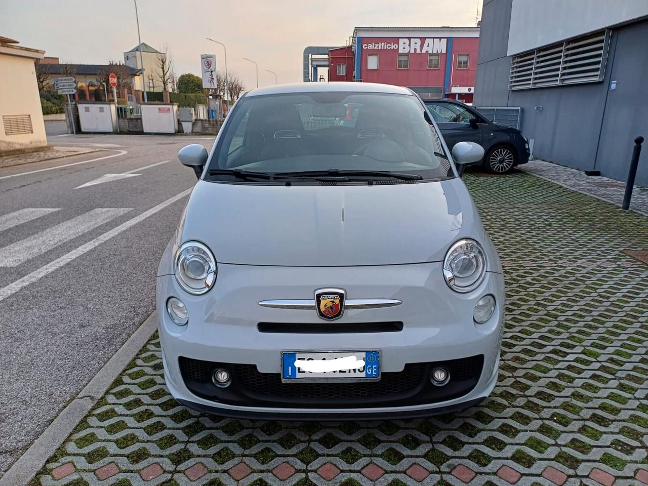 Abarth 500 1.4 Turbo T-Jet 135 cv