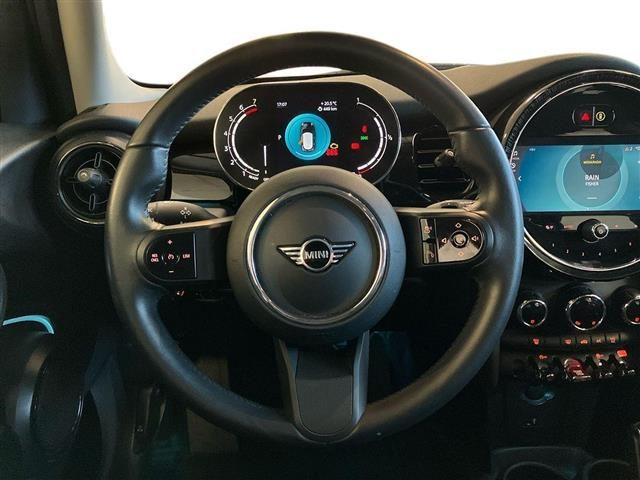 MINI Mini 5 Porte 1.5 Twin Power Turbo Cooper Essential