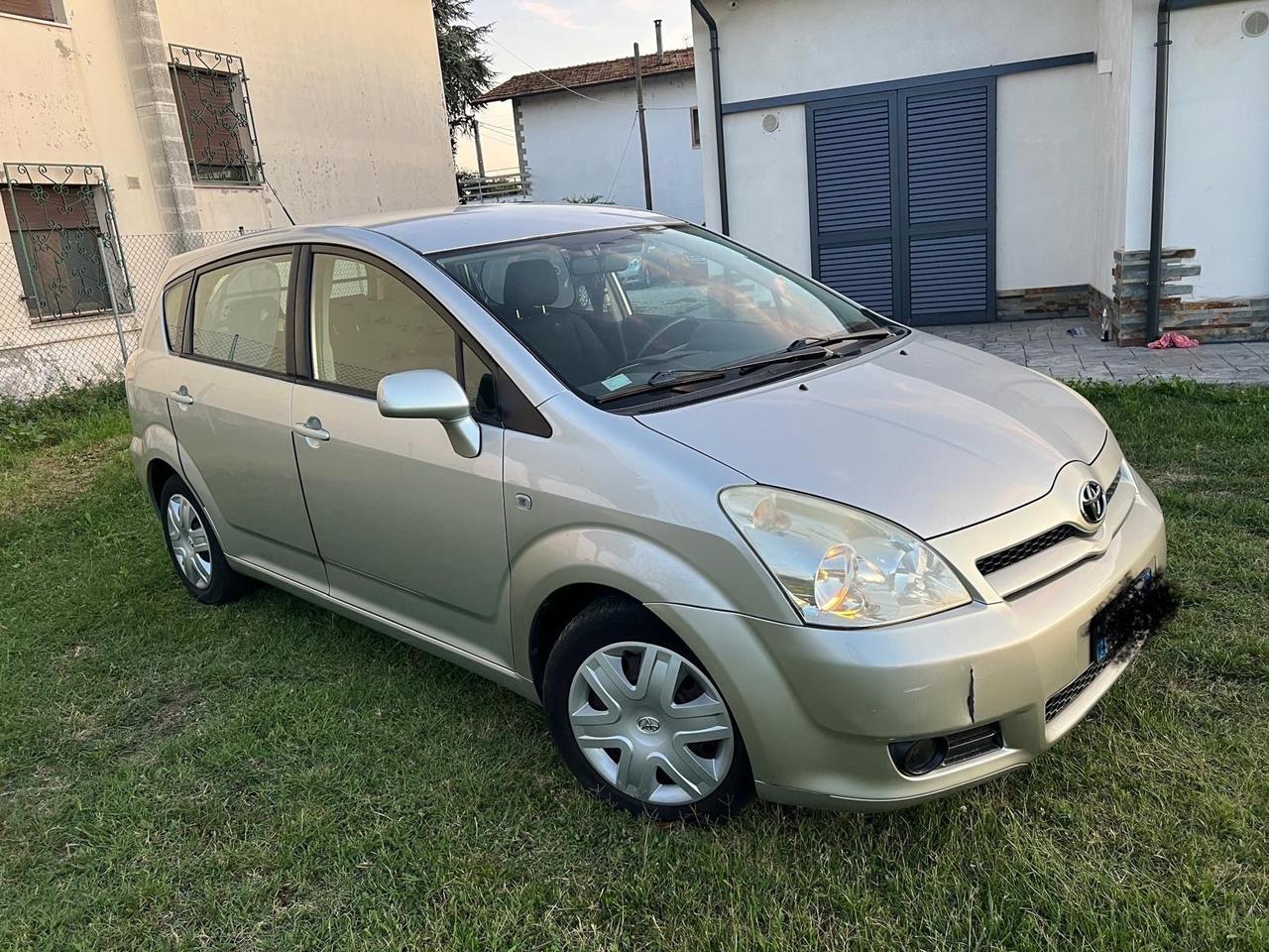 Toyota Corolla Verso 2.2 16V D-4D
