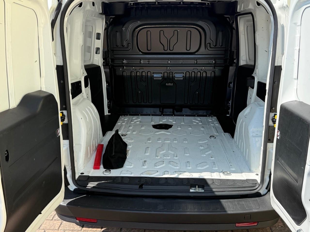 Fiat Doblo 1.6D 106CV 6M 3POSTI 2022/PREZZO REALE