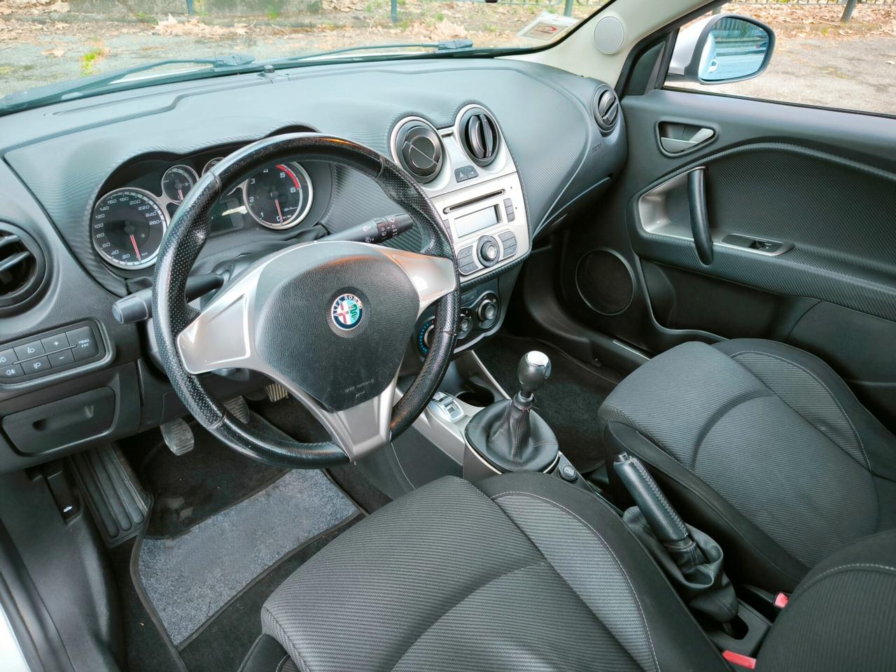 Alfa Romeo MiTo 1.6 JTDm 16V Distinctive Sport Pack