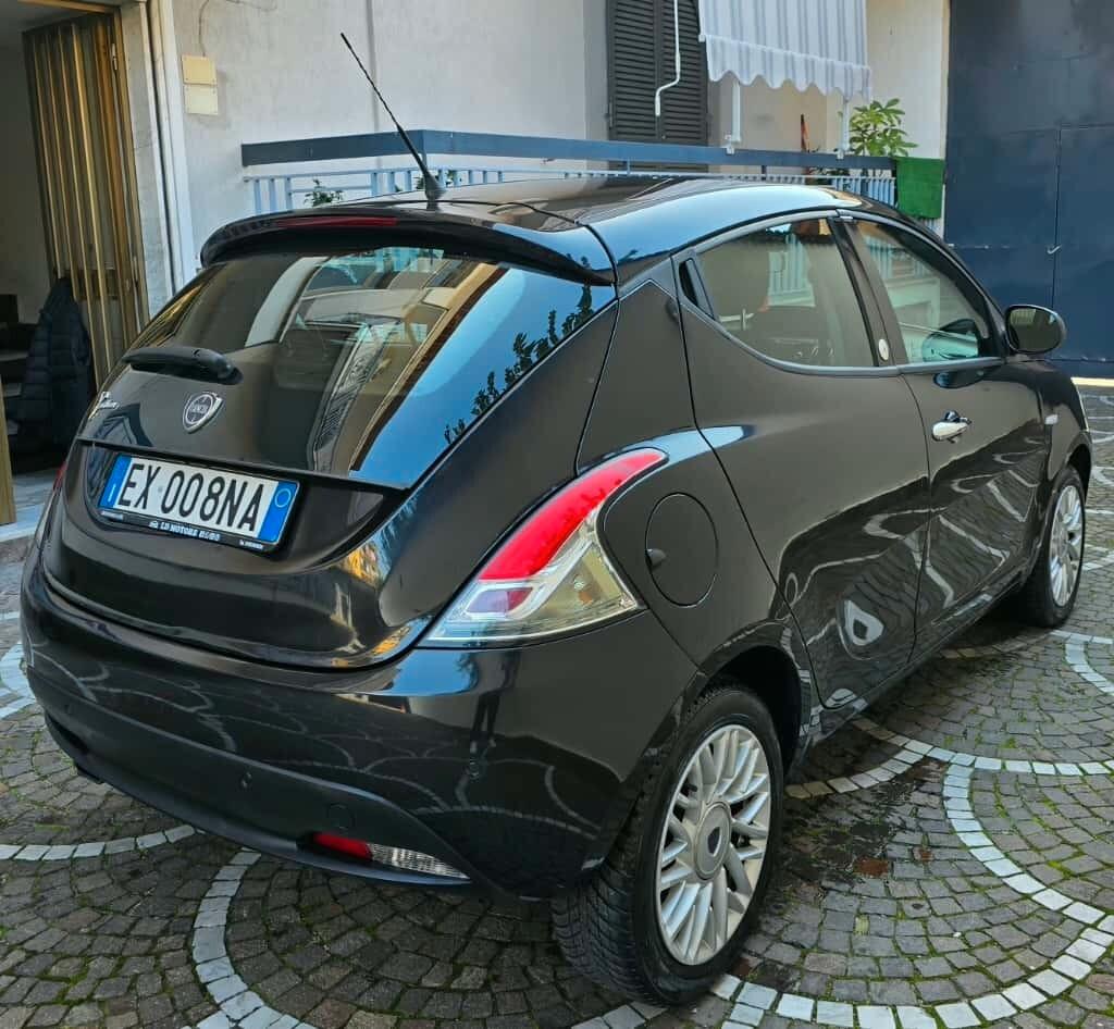 Lancia Ypsilon 1.2 69 CV 5 porte GPL Ecochic Elefantino