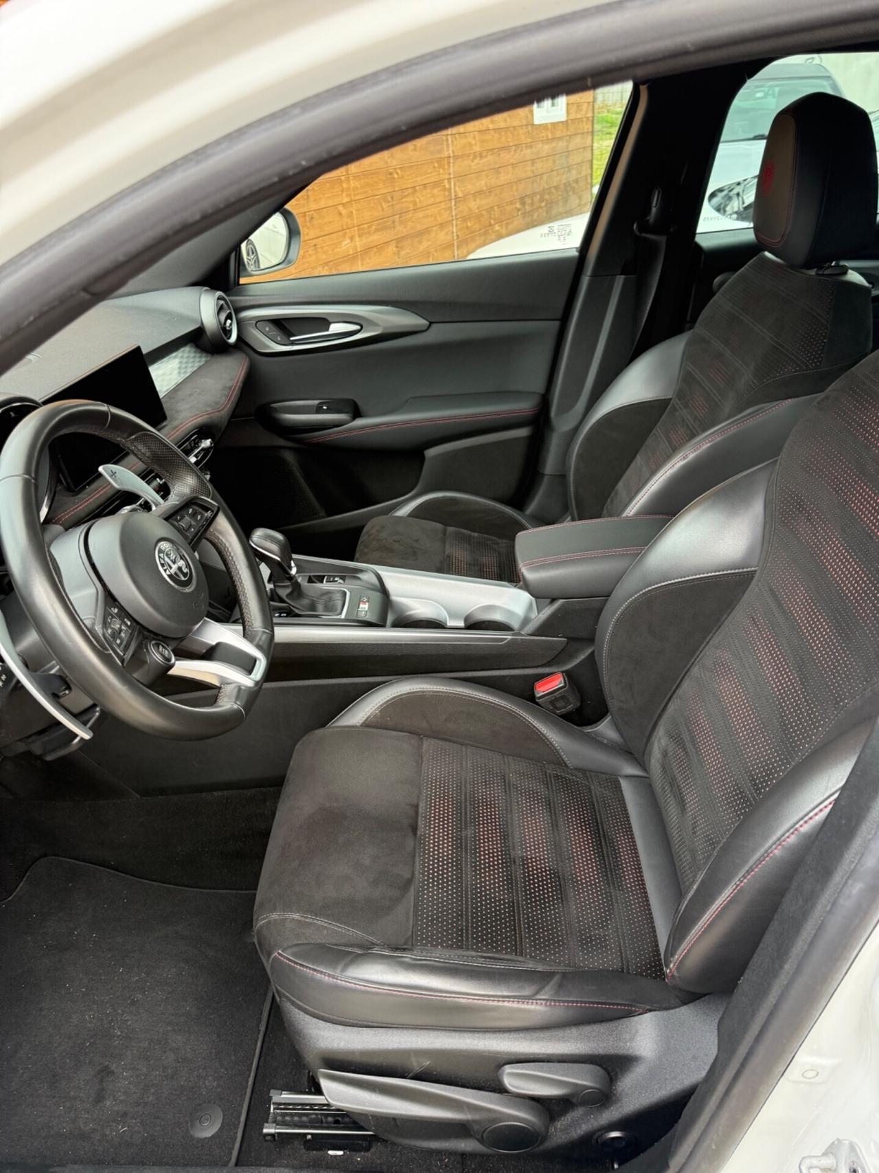 Alfa Romeo Tonale 1.3cc hibryd prezzo solo x oggi