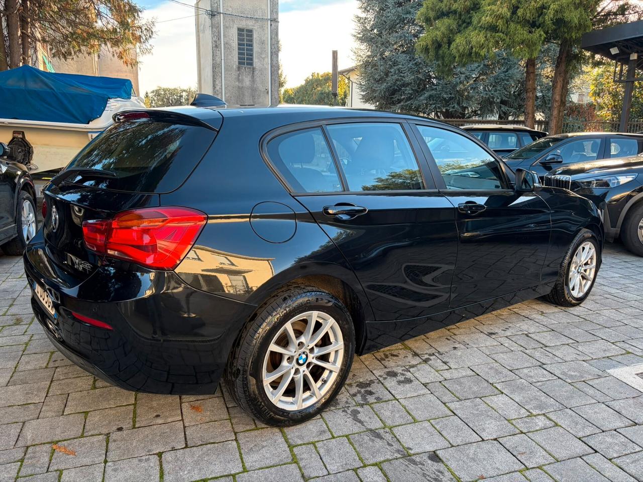 Bmw 116 116d 5p. Efficient Dynamics Urban