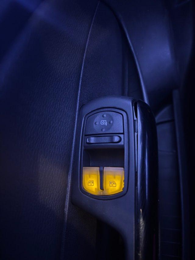 OPEL Corsa 1.2 5 P. Cosmo