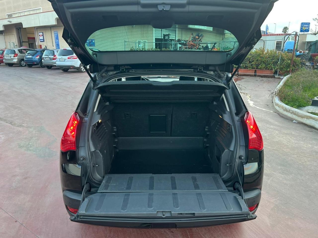 Peugeot 3008 1.6 HDi 115CV Business